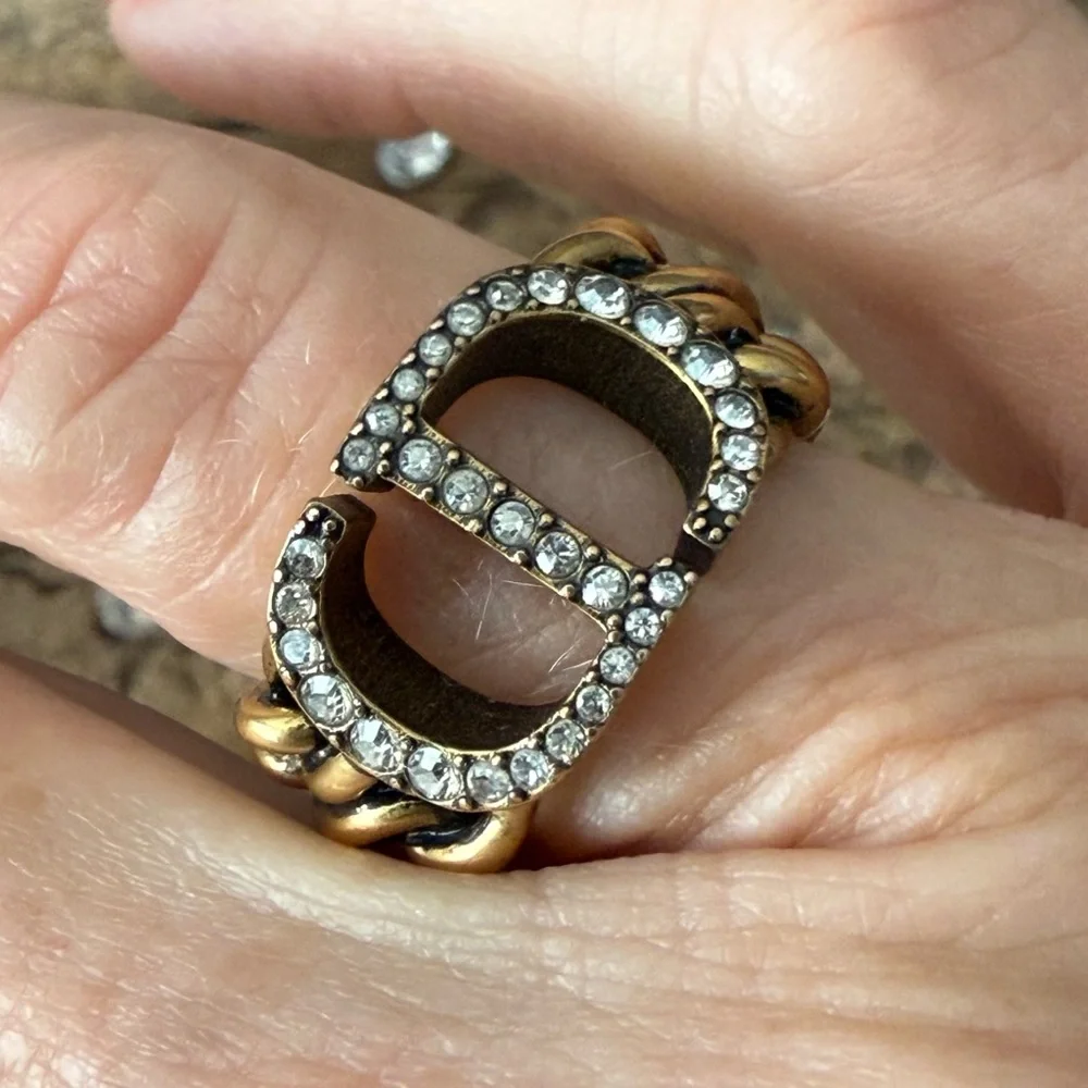 ❌Sold❌ Dior 30 Montaigne Crystal Embellished Chain Ring - Picture 5 of 7
